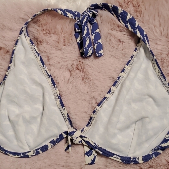 Tommy Bahama bikini halter top halter top. Sze 36D Whale pattern - Picture 4 of 7